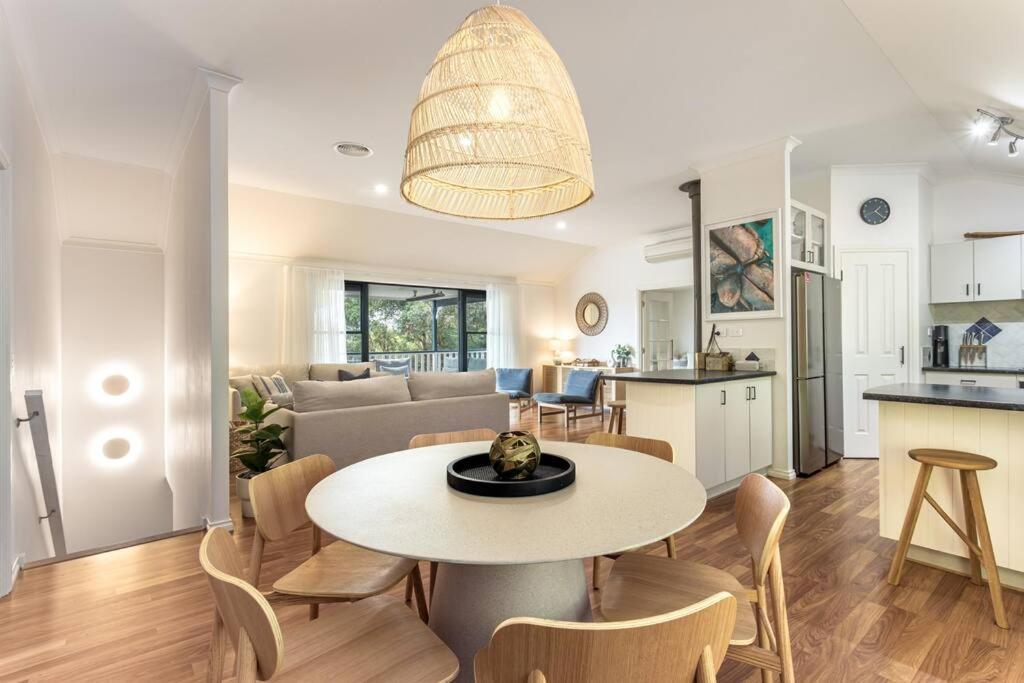 Oceanview Luxury Retreat Amongst The Trees Holiday home